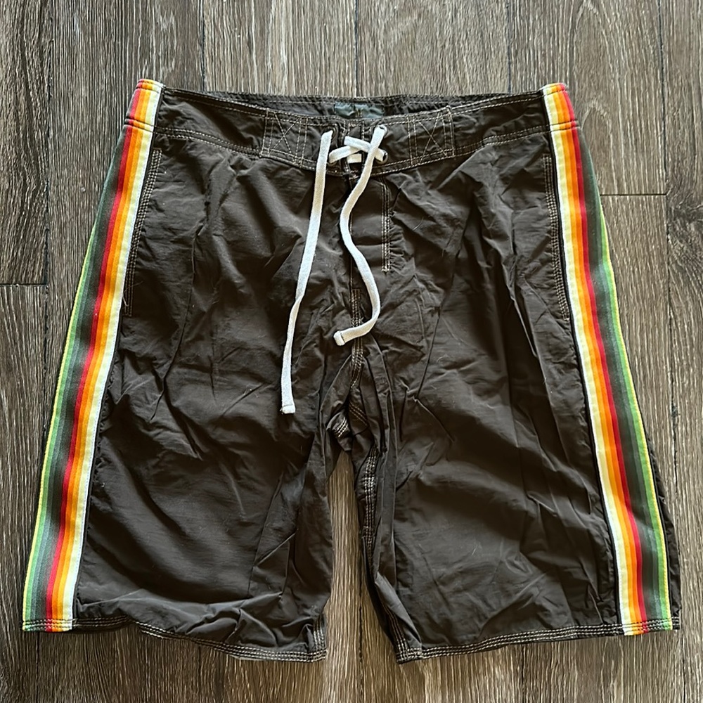 Men’s swim shorts size M